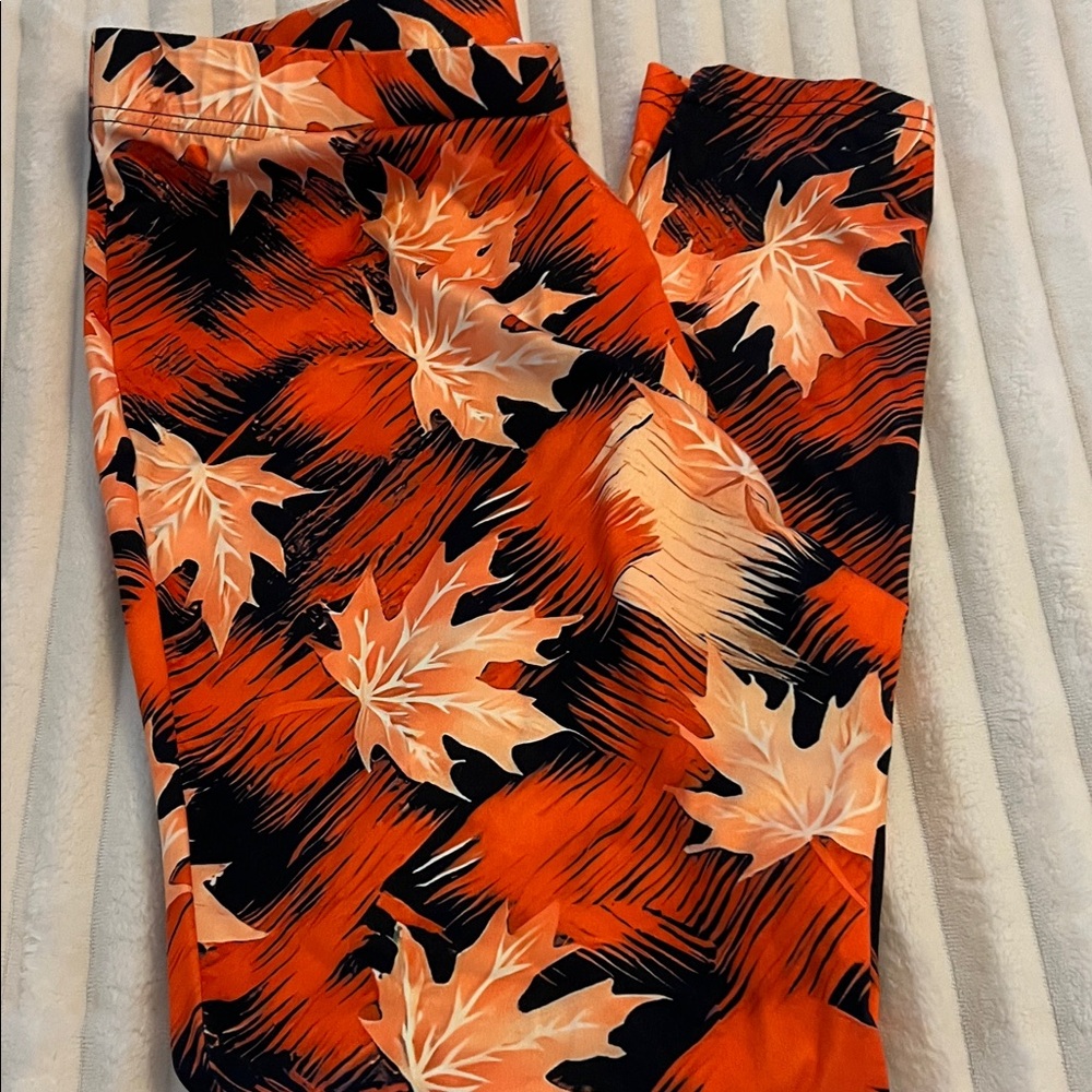 SHEIN Orange and Black Leaf Print Leggings